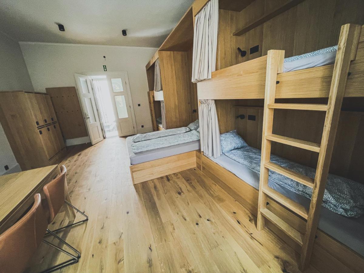 Ruttner Suite Veszprém Buitenkant foto